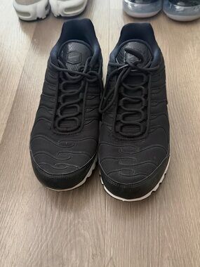 Women’s Nike Air Max Plus size 11, Black with White sole